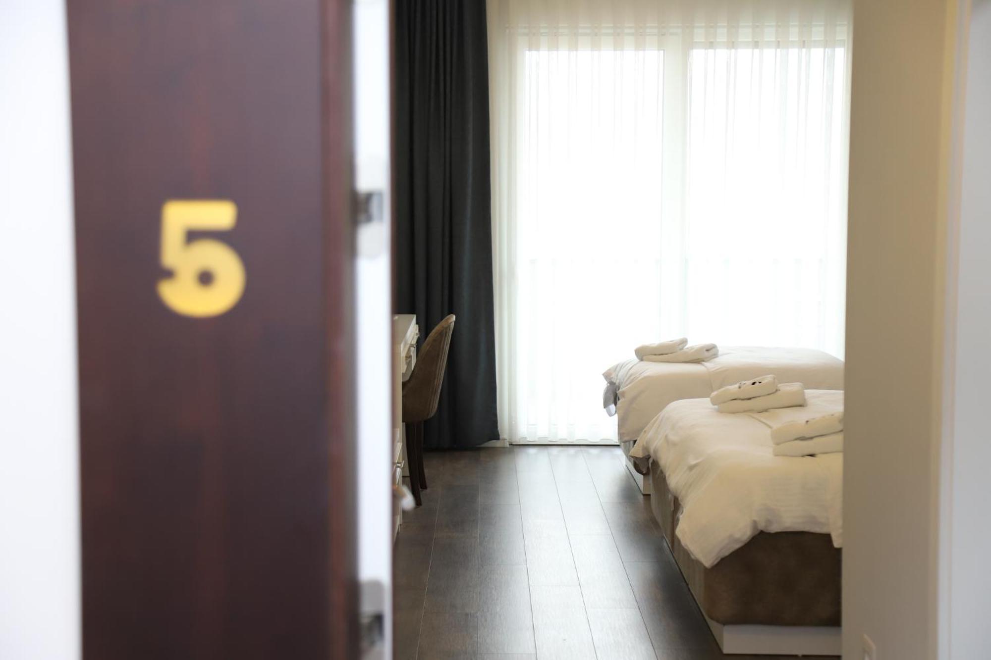 Sky Hotel 프리즈렌 외부 사진
